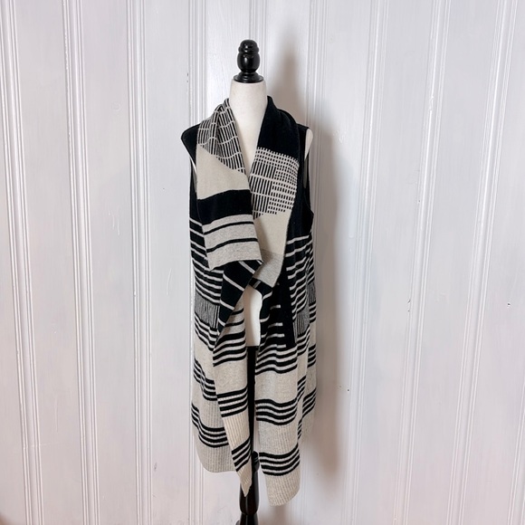 VINCE wool and cashmere vest dress - Picture 2 of 10